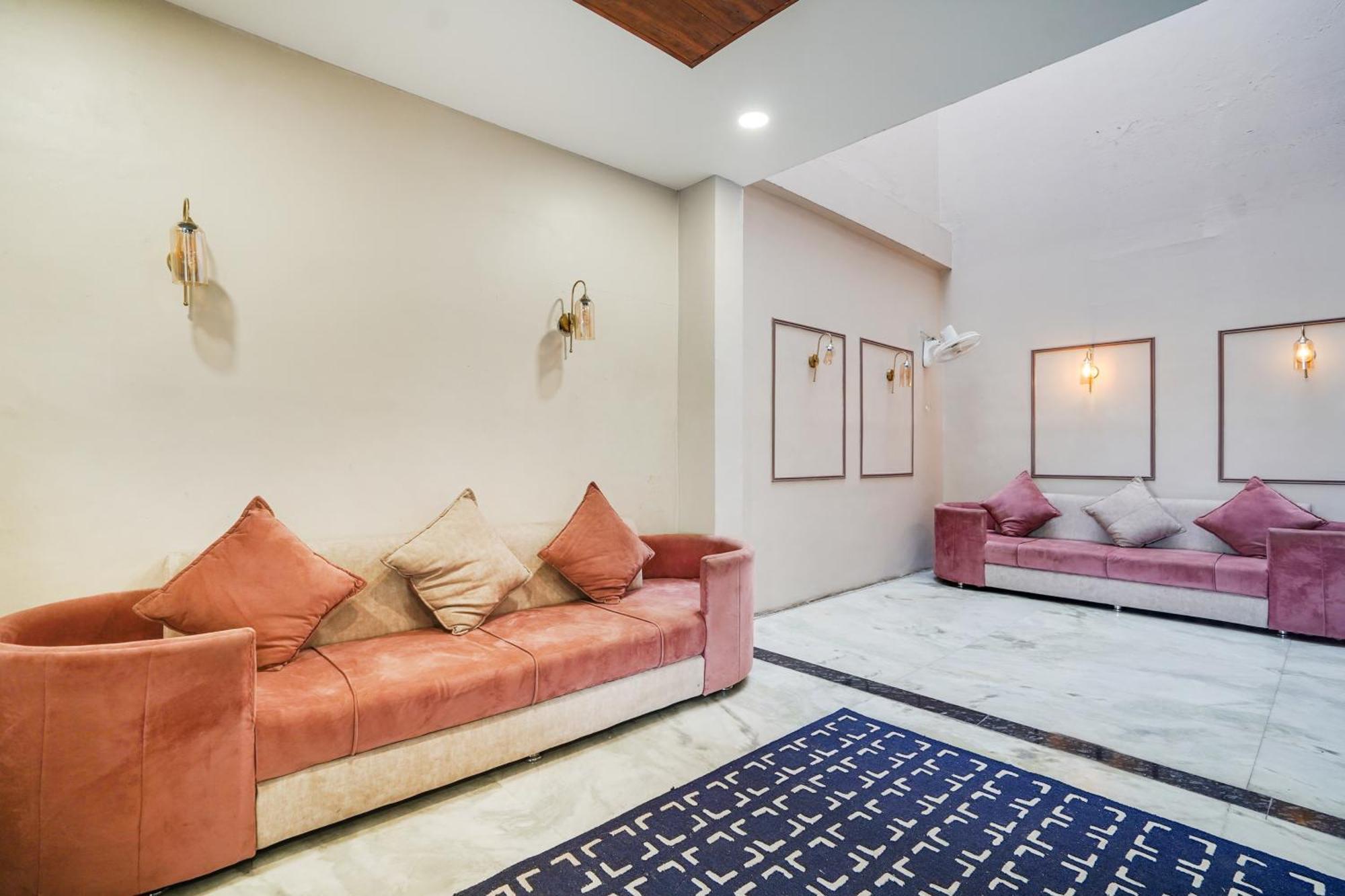 Super Hotel O Pithampur Formerly Ganga Residency Akolia ภายนอก รูปภาพ