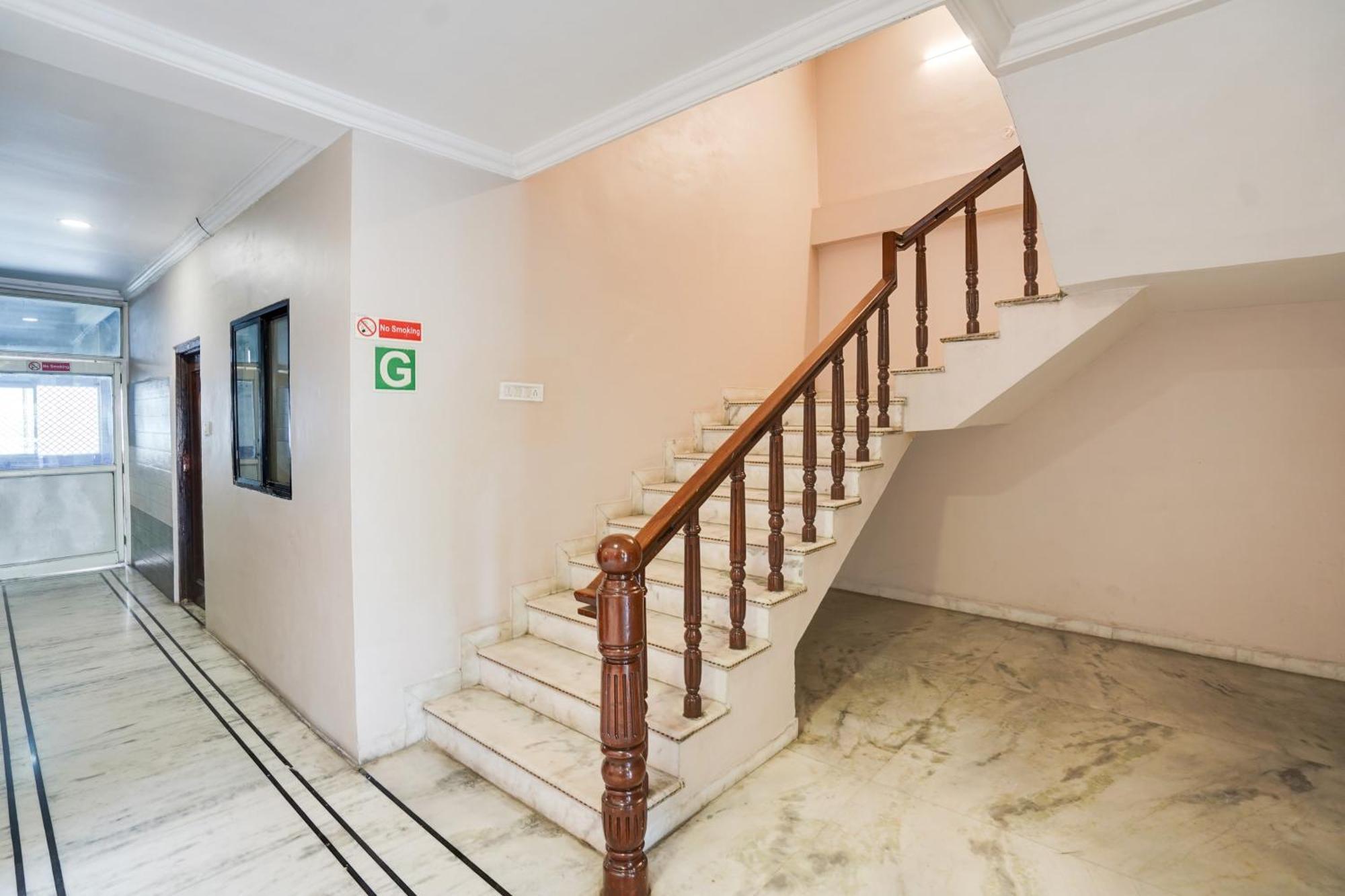 Super Hotel O Pithampur Formerly Ganga Residency Akolia ภายนอก รูปภาพ