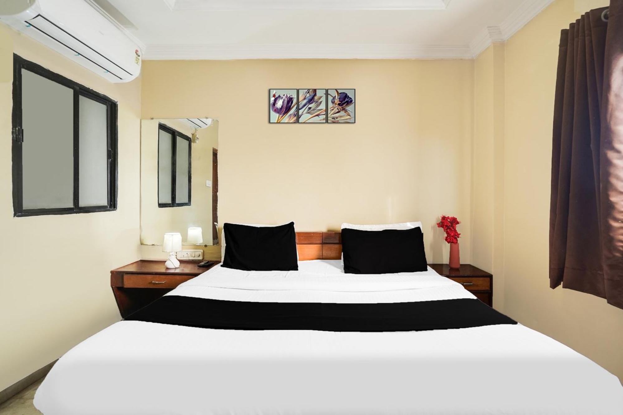 Super Hotel O Pithampur Formerly Ganga Residency Akolia ภายนอก รูปภาพ