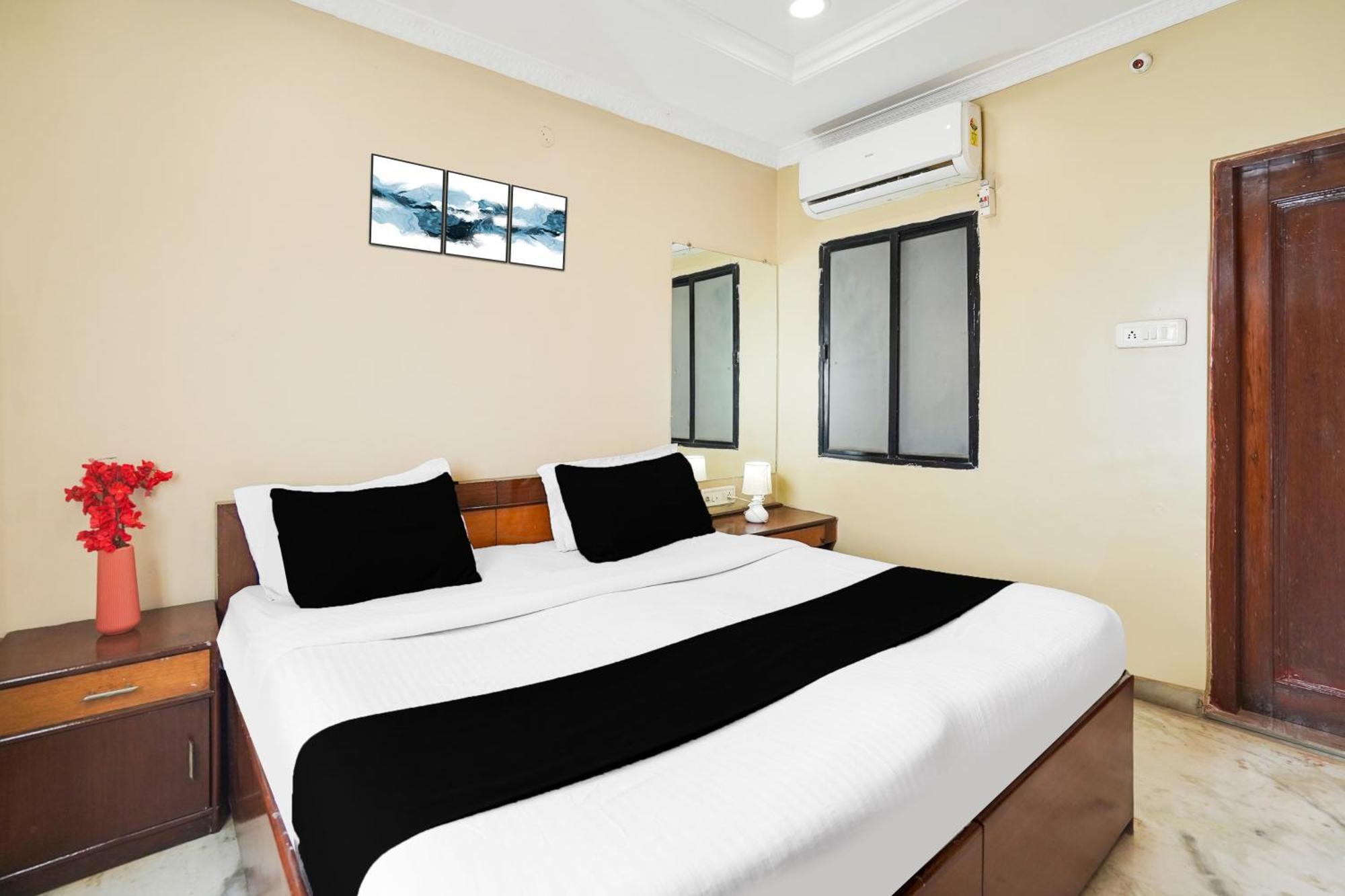 Super Hotel O Pithampur Formerly Ganga Residency Akolia ภายนอก รูปภาพ