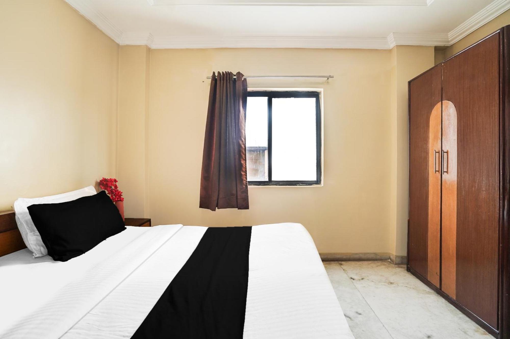 Super Hotel O Pithampur Formerly Ganga Residency Akolia ภายนอก รูปภาพ