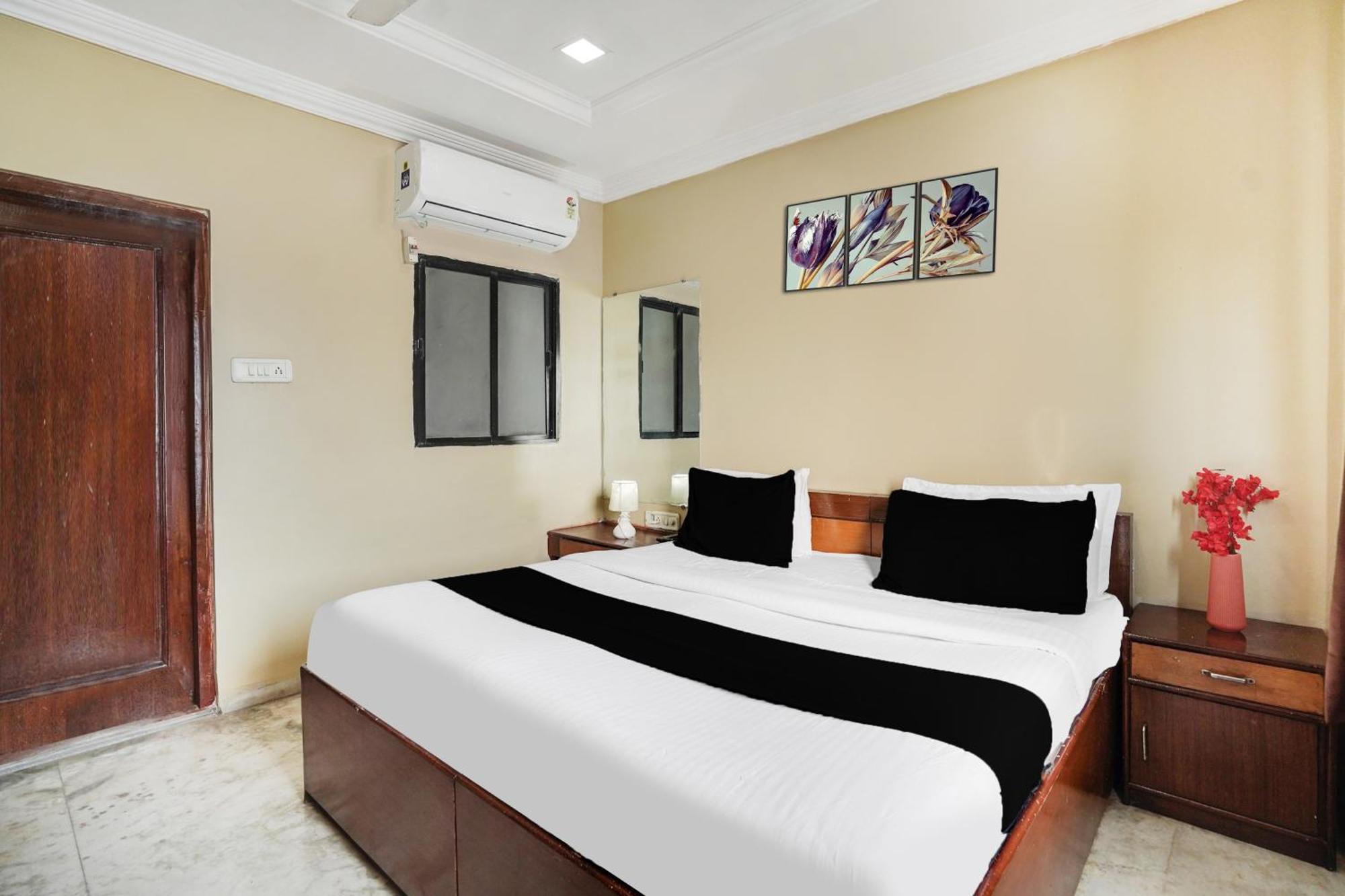 Super Hotel O Pithampur Formerly Ganga Residency Akolia ภายนอก รูปภาพ