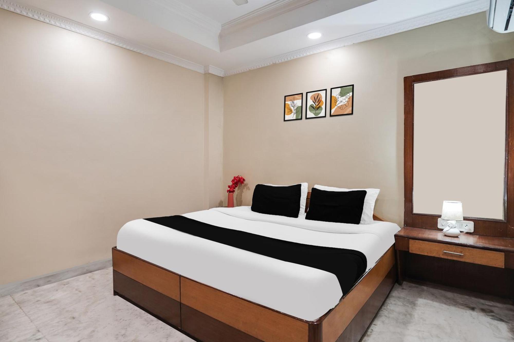 Super Hotel O Pithampur Formerly Ganga Residency Akolia ภายนอก รูปภาพ